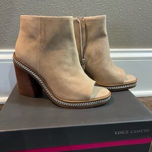 Vince Camuto 7.5 Tan Suede chain Ankle Boots VC-BITNNY peep toe heal